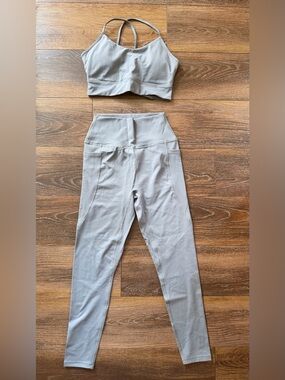 VITAL APPAREL - Resilient Pocket Legging and Resilient Flex Bra - Ash (Medium)